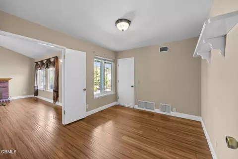 Living - 327 Otono Ct, Camarillo, CA 93012 photo 11 of 12