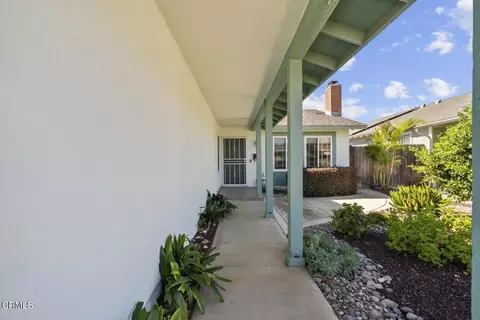 Exterior - 327 Otono Ct, Camarillo, CA 93012 photo 1 of 8
