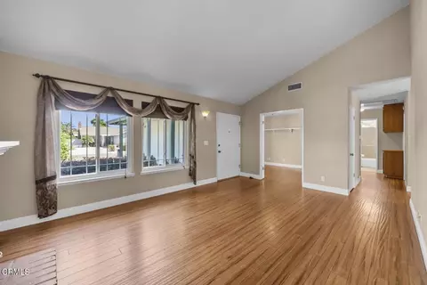Living - 327 Otono Ct, Camarillo, CA 93012 photo 3 of 12