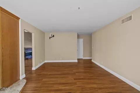 Living - 327 Otono Ct, Camarillo, CA 93012 photo 9 of 12
