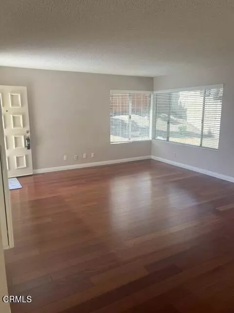 Living - 5177 Creekside Rd, Camarillo, CA 93012 photo 3 of 5