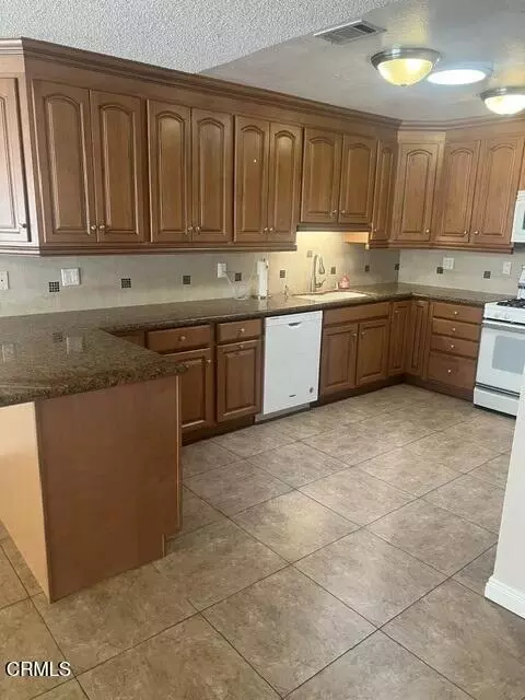 Kitchen - 5177 Creekside Rd, Camarillo, CA 93012 photo 2 of 2