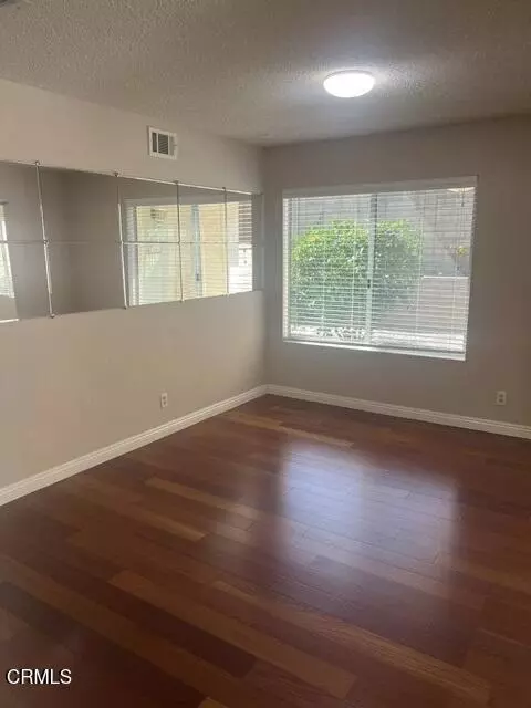 Living - 5177 Creekside Rd, Camarillo, CA 93012 photo 4 of 5