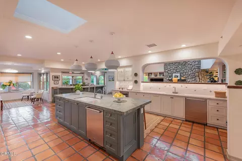 Kitchen - 11020 Rodeo Dr, Oak View, CA 93022 photo 2 of 5