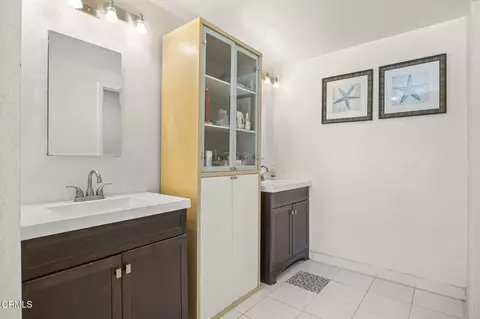Bath - 1262 Gina Dr, Oxnard, CA 93030 photo 2 of 5