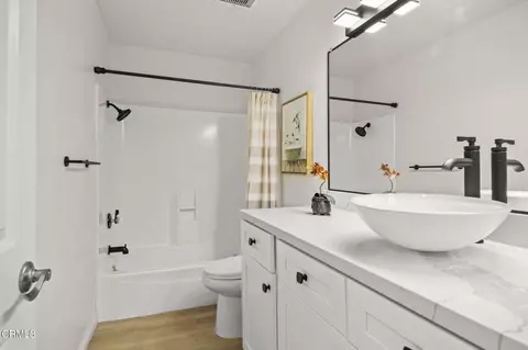Bath - 1262 Gina Dr, Oxnard, CA 93030 photo 5 of 5