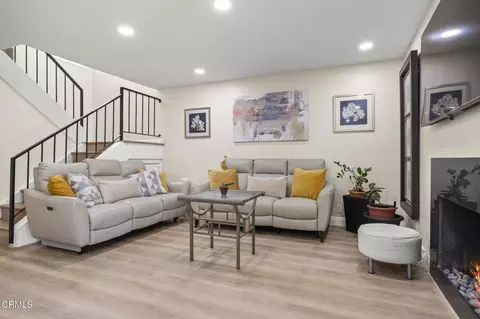 Living - 1262 Gina Dr, Oxnard, CA 93030 photo 1 of 1