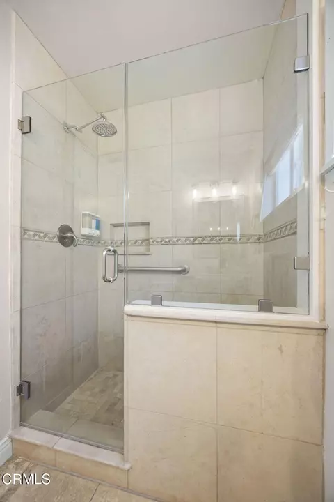 Bath - 256 Melrose Dr, Oxnard, CA 93035 photo 2 of 5