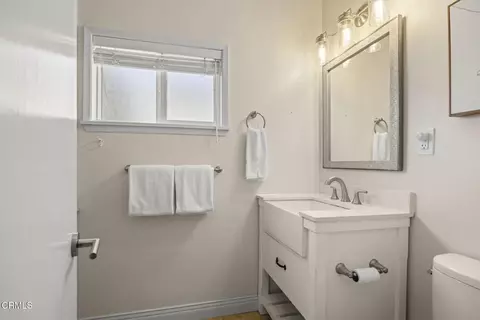 Bath - 256 Melrose Dr, Oxnard, CA 93035 photo 3 of 5