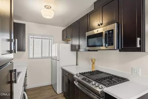 Kitchen - 256 Melrose Dr, Oxnard, CA 93035 photo 2 of 2