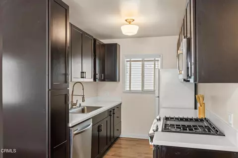 Kitchen - 256 Melrose Dr, Oxnard, CA 93035 photo 1 of 2