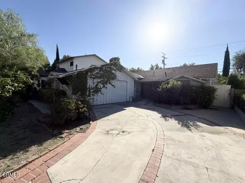 5213 Don Pio Dr, Woodland Hills, CA 91364