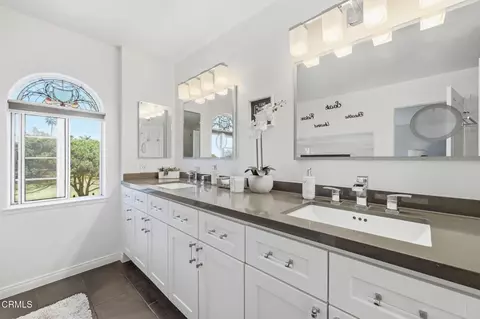 Bath - 2238 Bermuda Dunes Pl, Oxnard, CA 93036 photo 3 of 8