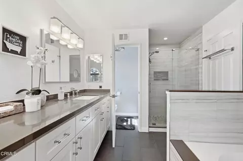 Bath - 2238 Bermuda Dunes Pl, Oxnard, CA 93036 photo 6 of 8