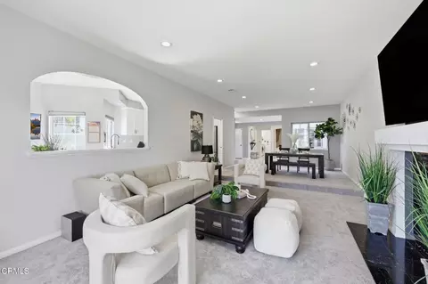 Living - 2238 Bermuda Dunes Pl, Oxnard, CA 93036 photo 4 of 7