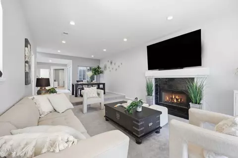 Living - 2238 Bermuda Dunes Pl, Oxnard, CA 93036 photo 5 of 7