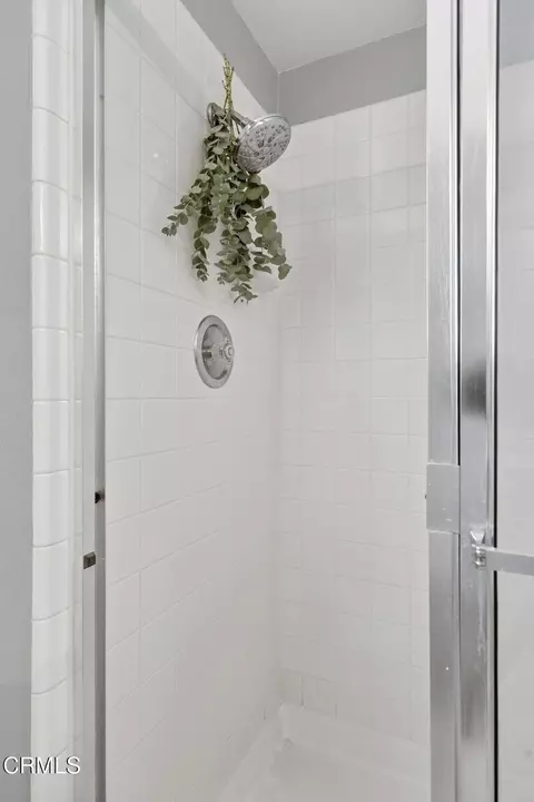 Bath - 2238 Bermuda Dunes Pl, Oxnard, CA 93036 photo 2 of 8