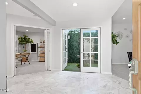Entry Way - 2238 Bermuda Dunes Pl, Oxnard, CA 93036 photo 2 of 3