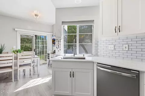 Kitchen - 2238 Bermuda Dunes Pl, Oxnard, CA 93036 photo 5 of 6