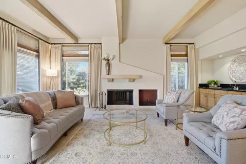Living - 249 Valley Vista Dr, Camarillo, CA 93010 photo 2 of 5