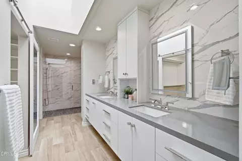 Bath - 249 Valley Vista Dr, Camarillo, CA 93010 photo 3 of 4