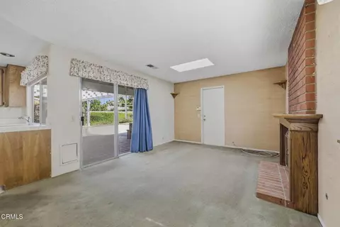 Living - 2110 Pamela St, Oxnard, CA 93036 photo 8 of 9