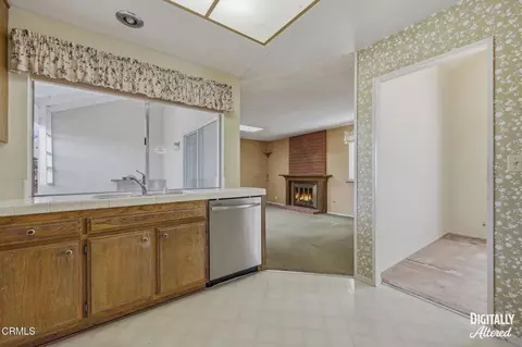 Kitchen - 2110 Pamela St, Oxnard, CA 93036 photo 8 of 9