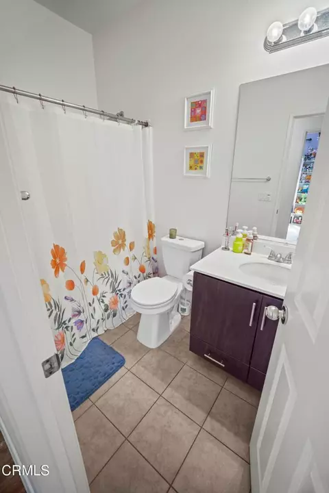 Bath - 2725 Smokey Mountain Dr, Oxnard, CA 93036 photo 2 of 3