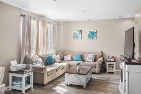 Living - 2725 Smokey Mountain Dr, Oxnard, CA 93036 photo 1 of 1