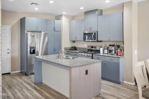 Kitchen - 2725 Smokey Mountain Dr, Oxnard, CA 93036 photo 2 of 3