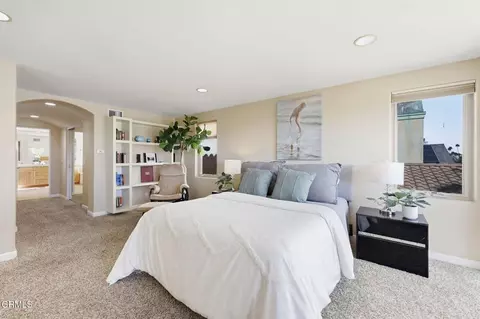 Bedroom - 4029 Sunset Ln, Oxnard, CA 93035 photo 2 of 8