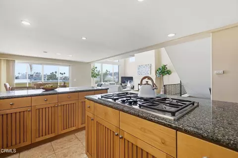 Kitchen - 4029 Sunset Ln, Oxnard, CA 93035 photo 5 of 6