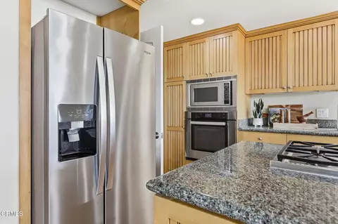 Kitchen - 4029 Sunset Ln, Oxnard, CA 93035 photo 6 of 6