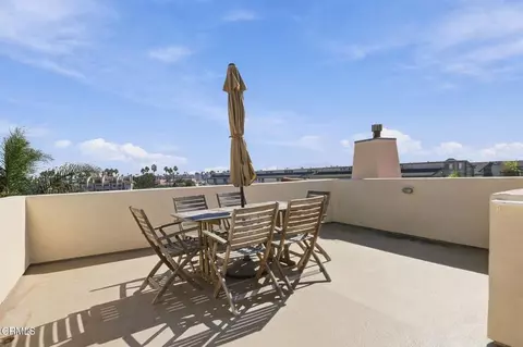 Exterior - 4029 Sunset Ln, Oxnard, CA 93035 photo 6 of 12