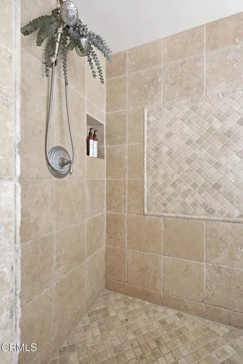 Bath - 4029 Sunset Ln, Oxnard, CA 93035 photo 5 of 8