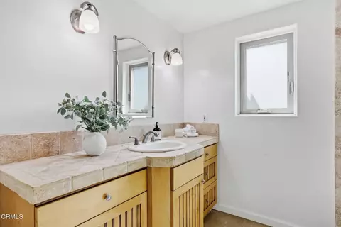 Bath - 4029 Sunset Ln, Oxnard, CA 93035 photo 7 of 8