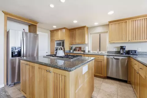Kitchen - 4029 Sunset Ln, Oxnard, CA 93035 photo 2 of 6