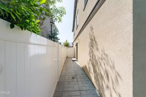 Exterior - 385 Azalea St, Fillmore, CA 93015 photo 9 of 12