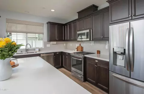 Kitchen - 385 Azalea St, Fillmore, CA 93015 photo 3 of 3