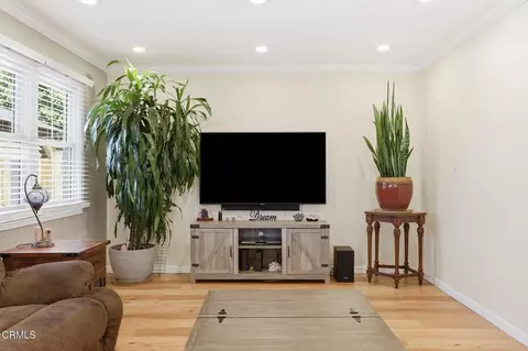 Living - 3899 Maple St, Ventura, CA 93003 photo 1 of 1