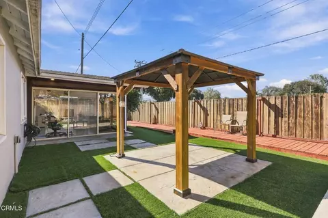 Exterior - 3899 Maple St, Ventura, CA 93003 photo 11 of 12