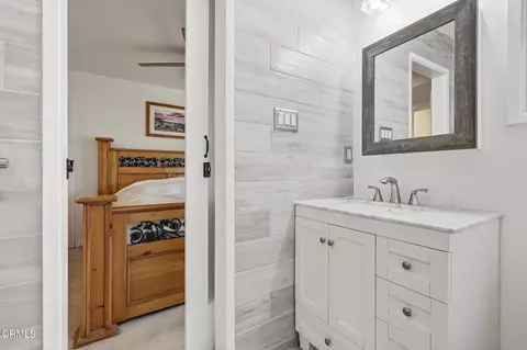 Bath - 3899 Maple St, Ventura, CA 93003 photo 1 of 4