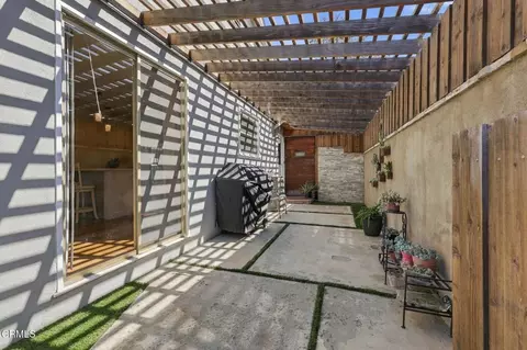 Exterior - 3899 Maple St, Ventura, CA 93003 photo 8 of 12