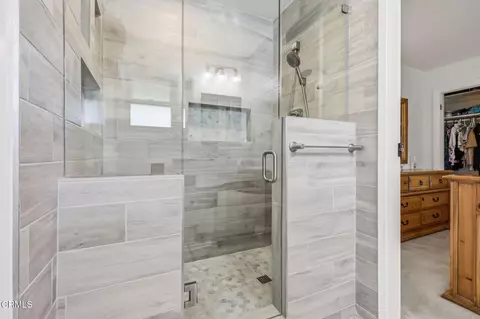 Bath - 3899 Maple St, Ventura, CA 93003 photo 3 of 4