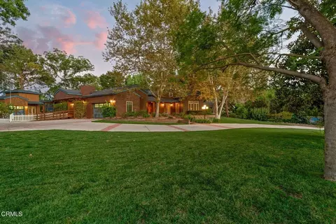 Exterior - 402 S Montgomery St, Ojai, CA 93023 photo 2 of 15