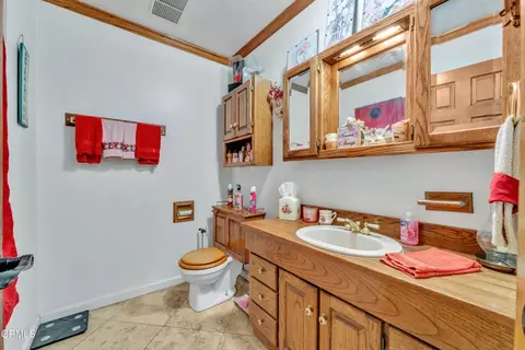 Bath - 2068 Spice St, Lancaster, CA 93536 photo 6 of 6