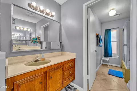 Bath - 2068 Spice St, Lancaster, CA 93536 photo 4 of 6