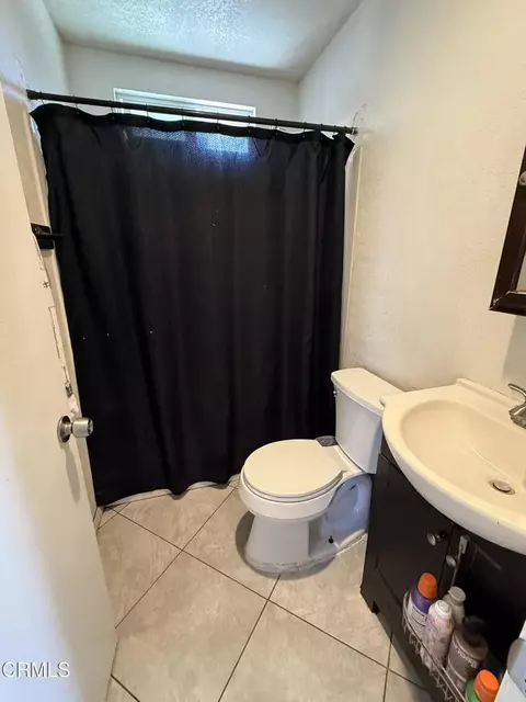 Bath - 1520 Jason Pl, Oxnard, CA 93033 photo 4 of 4