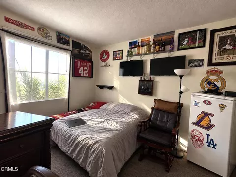 Bedroom - 5460 Dunbar Dr, Oxnard, CA 93033 photo 3 of 4