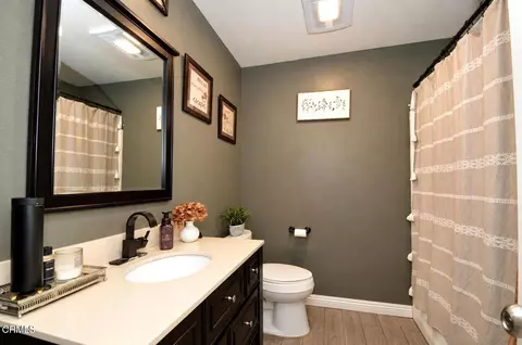Bath - 5460 Dunbar Dr, Oxnard, CA 93033 photo 2 of 2
